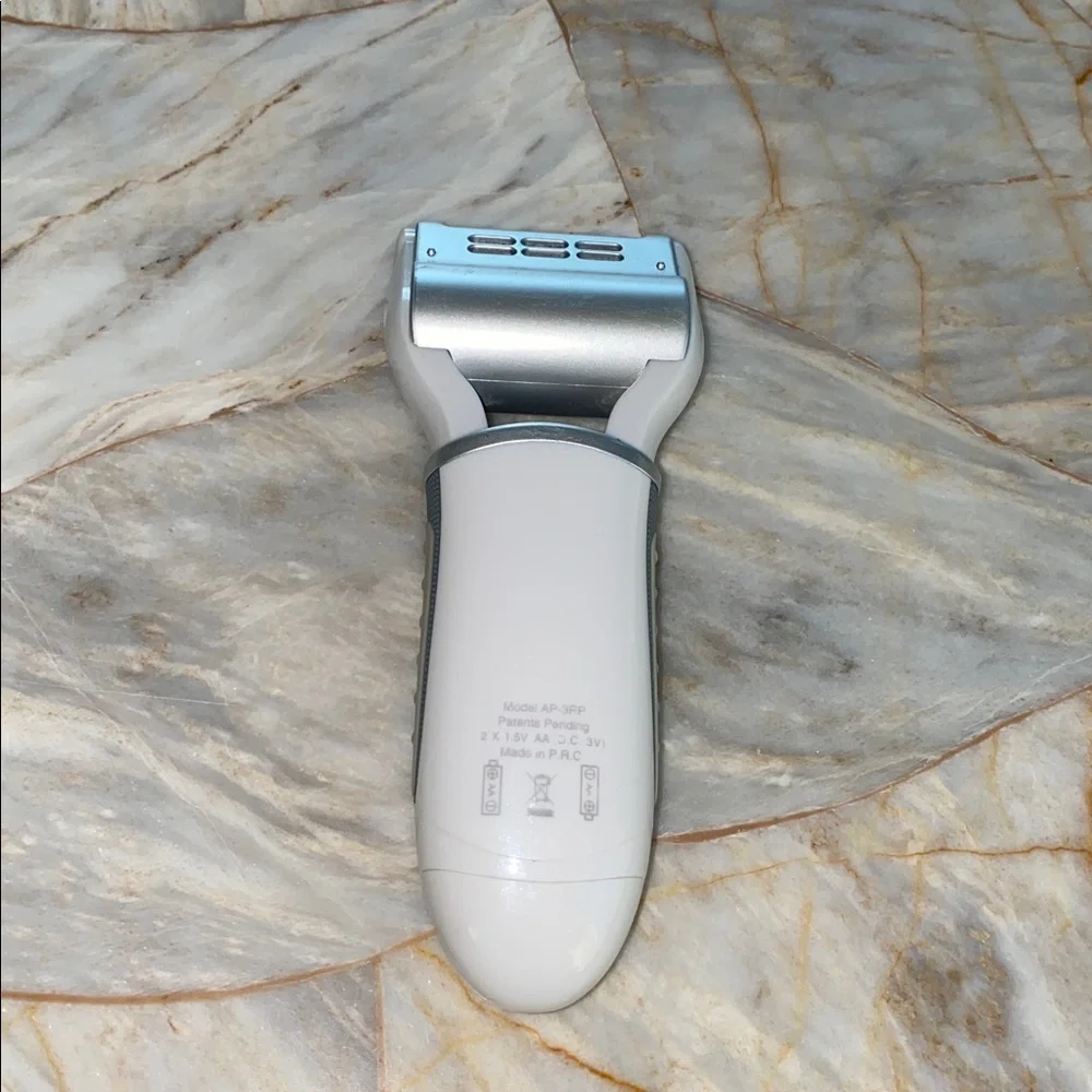 Micro-Pedi White‎ and Silver Callus Remover